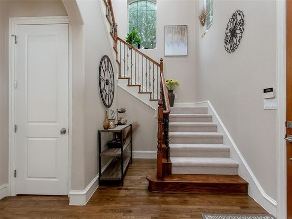 5000  Mission Avenue , Dallas Texas 75206