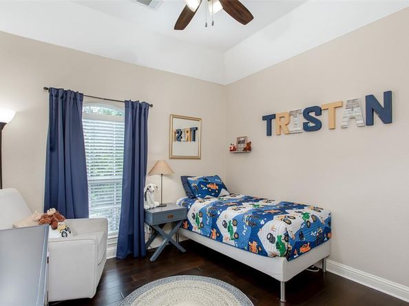 5000  Mission Avenue , Dallas Texas 75206