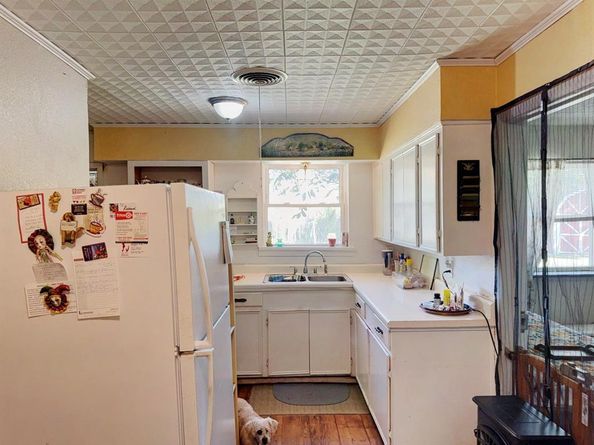 2015  Meadow Lane , Arlington Texas 76010