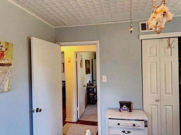 2015  Meadow Lane , Arlington Texas 76010