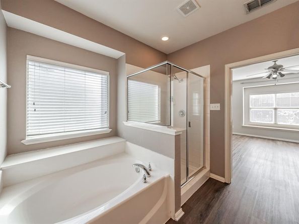 1260  Mountain Air Trail , Fort Worth Texas 76131