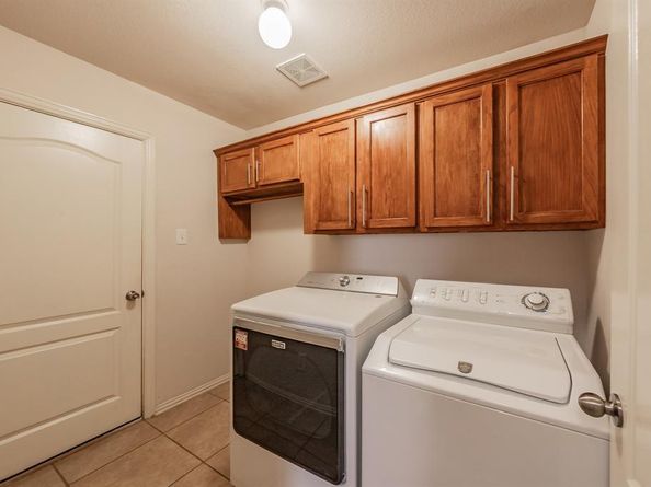 1260  Mountain Air Trail , Fort Worth Texas 76131