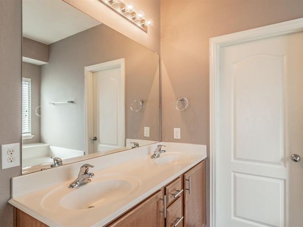 1260  Mountain Air Trail , Fort Worth Texas 76131