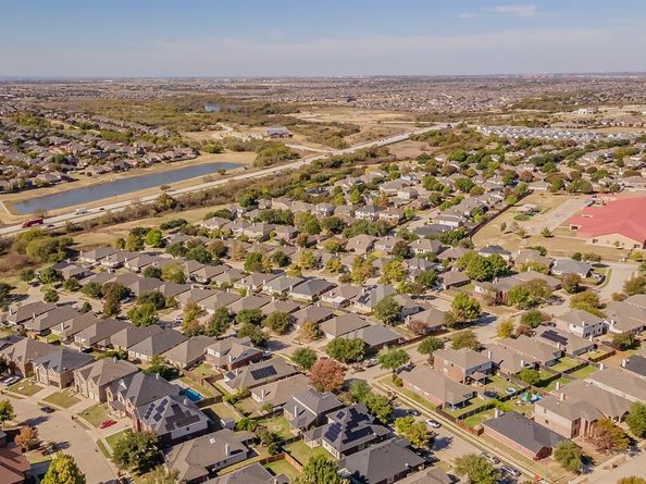 1260  Mountain Air Trail , Fort Worth Texas 76131