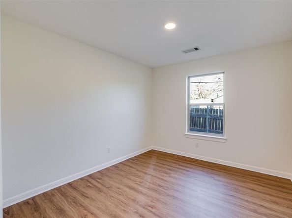 2836  Burchill Road S, Fort Worth Texas 76105