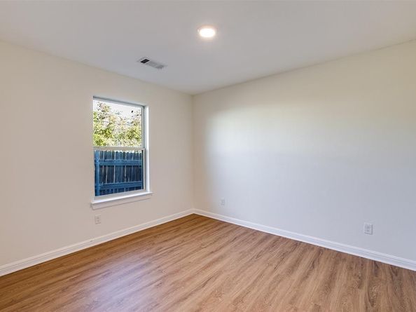 2836  Burchill Road S, Fort Worth Texas 76105