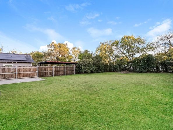 1216 E Powell Avenue , Fort Worth Texas 76104