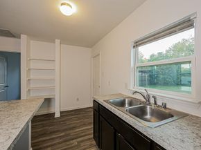 1216 E Powell Avenue , Fort Worth Texas 76104