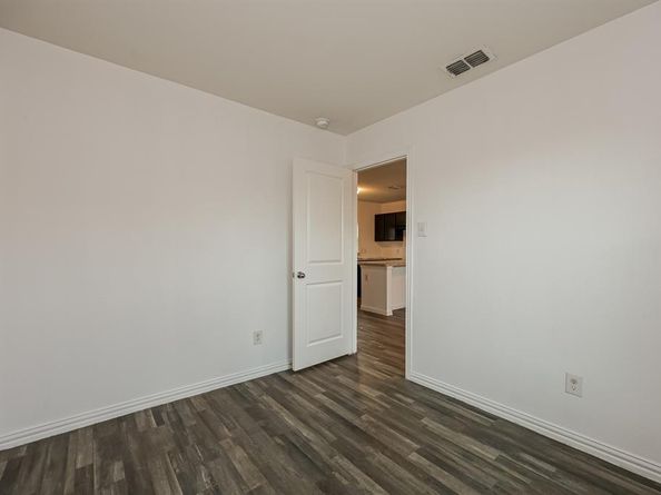 1216 E Powell Avenue , Fort Worth Texas 76104