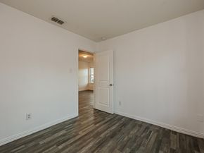 1216 E Powell Avenue , Fort Worth Texas 76104