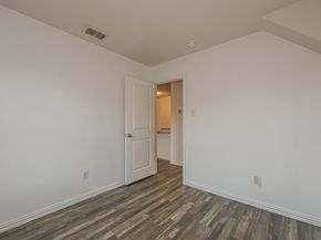 1216 E Powell Avenue , Fort Worth Texas 76104