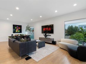 1002  Mobile Street  1, Dallas Texas 75208