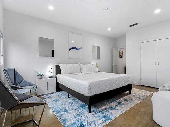 1002  Mobile Street  1, Dallas Texas 75208