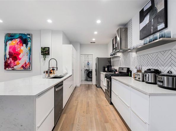 1002  Mobile Street  1, Dallas Texas 75208