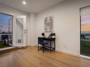 1002  Mobile Street  1, Dallas Texas 75208