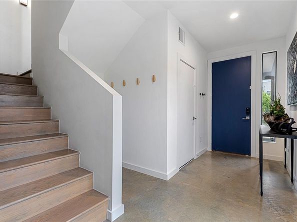 1002  Mobile Street  1, Dallas Texas 75208