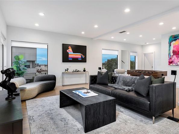 1002  Mobile Street  1, Dallas Texas 75208