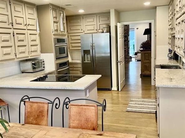 6506  Brook Lake Drive , Dallas Texas 75248