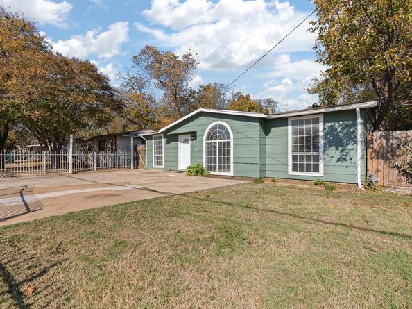 4125  Martin Street , Fort Worth Texas 76119