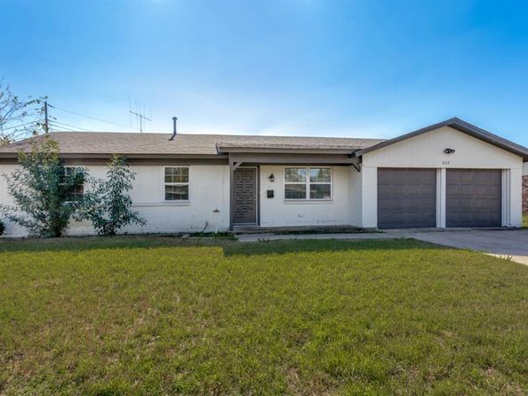 809  Michelle Drive , Everman Texas 76140