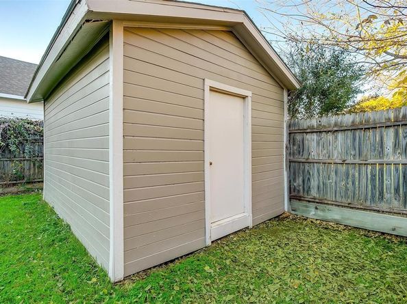 1633  Trinity View Street , Irving Texas 75060