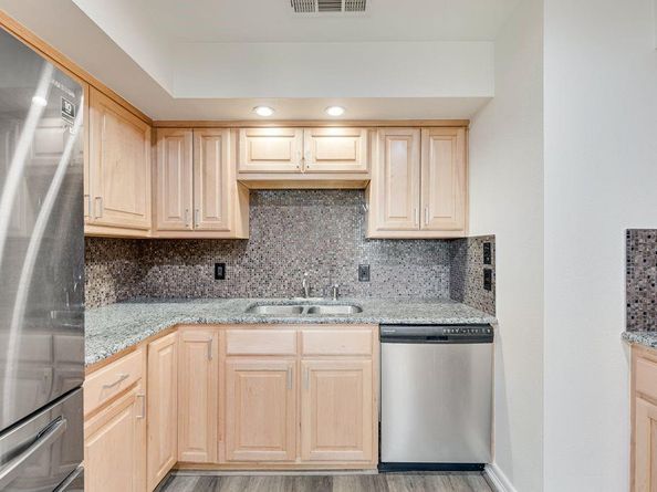 5200  Keller Springs Road  537, Dallas Texas 75248