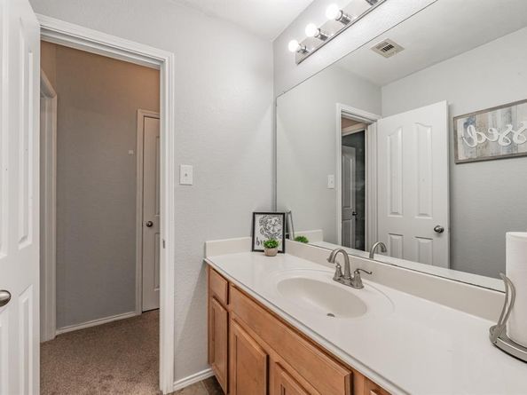 1023  Aviary Drive , Aubrey Texas 76227