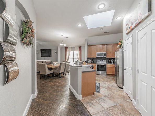 1023  Aviary Drive , Aubrey Texas 76227