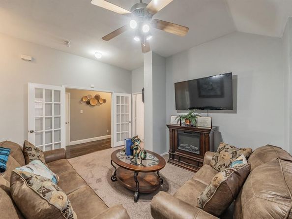 1023  Aviary Drive , Aubrey Texas 76227