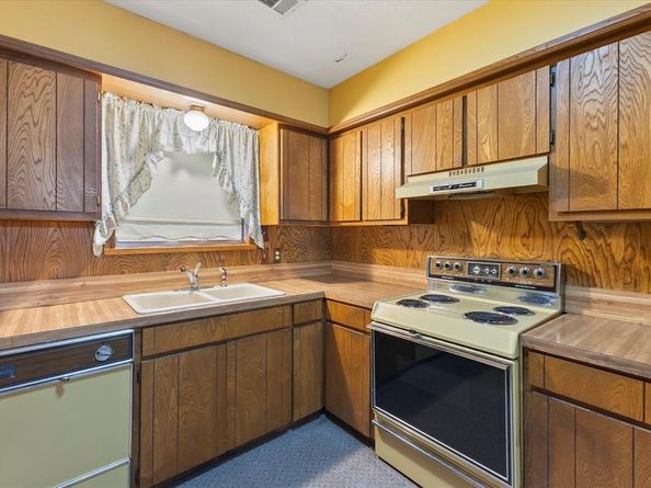 10714  Grove Oaks Boulevard , Dallas Texas 75217