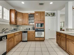 2206 N Carroll Avenue , Dallas Texas 75204