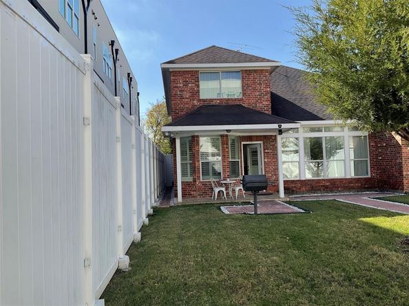 2206 N Carroll Avenue , Dallas Texas 75204