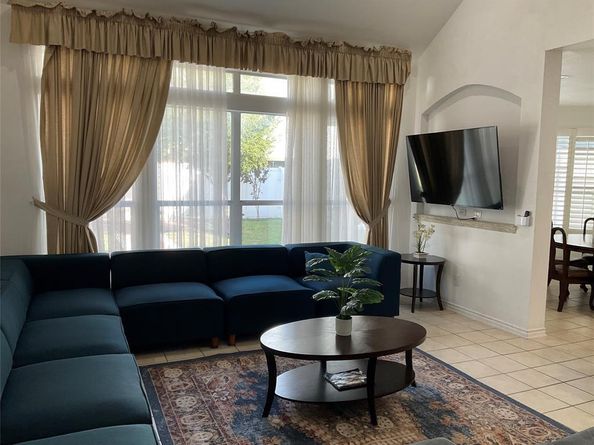 2206 N Carroll Avenue , Dallas Texas 75204