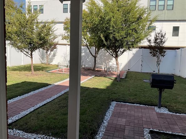 2206 N Carroll Avenue , Dallas Texas 75204