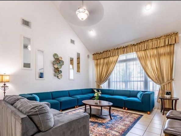 2206 N Carroll Avenue , Dallas Texas 75204