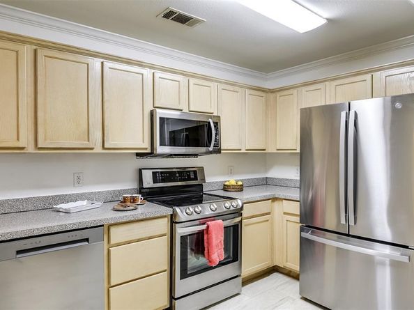 816  Earhart Avenue , Grand Prairie Texas 75051