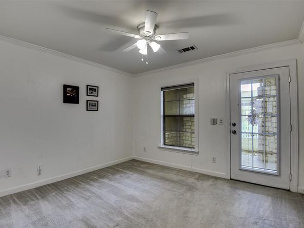 816  Earhart Avenue , Grand Prairie Texas 75051