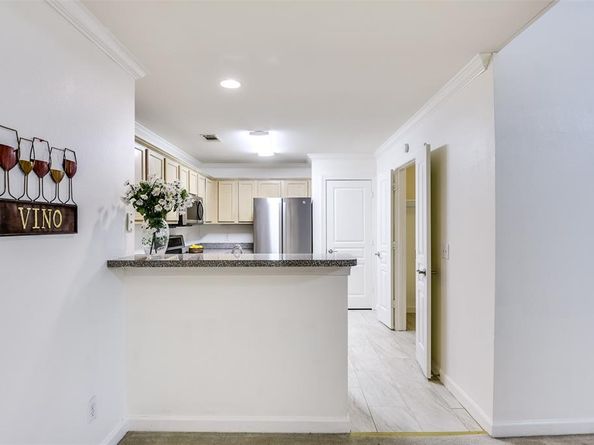 816  Earhart Avenue , Grand Prairie Texas 75051