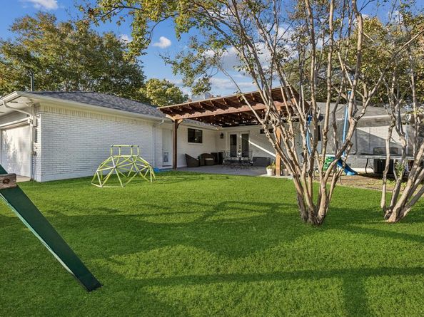 9942  Edgecove Drive , Dallas Texas 75238