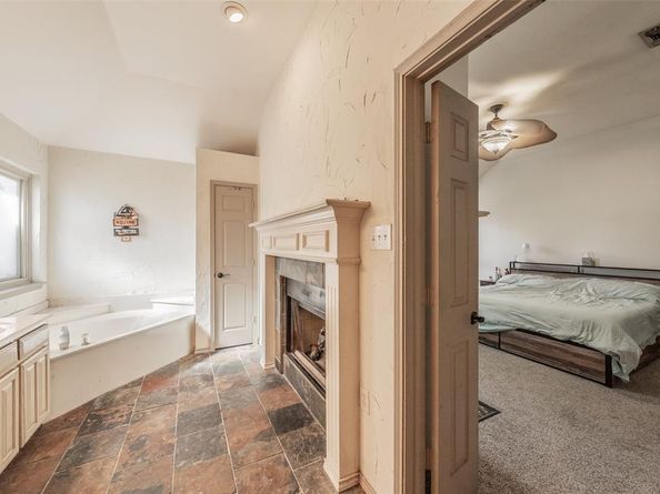 8808  Creede Trail , Fort Worth Texas 76118