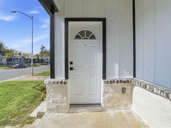 1107 E Allen Avenue , Fort Worth Texas 76104