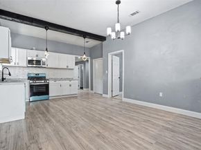 1107 E Allen Avenue , Fort Worth Texas 76104