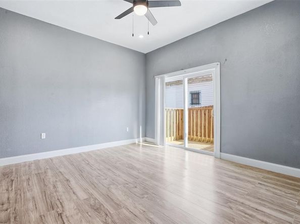 1107 E Allen Avenue , Fort Worth Texas 76104