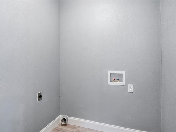 1107 E Allen Avenue , Fort Worth Texas 76104