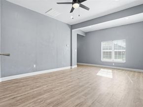 1107 E Allen Avenue , Fort Worth Texas 76104