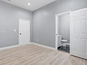 1107 E Allen Avenue , Fort Worth Texas 76104