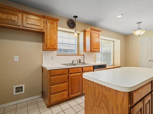 720  Smokerise Circle , Denton Texas 76205