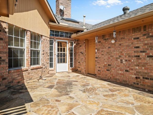 720  Smokerise Circle , Denton Texas 76205