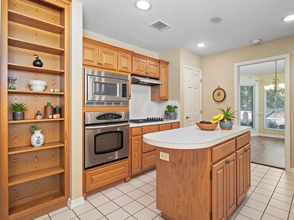 720  Smokerise Circle , Denton Texas 76205