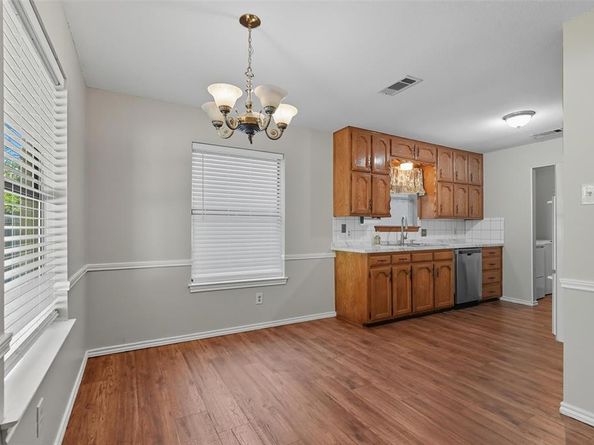 3422  Dovecreek Drive , Arlington Texas 76016